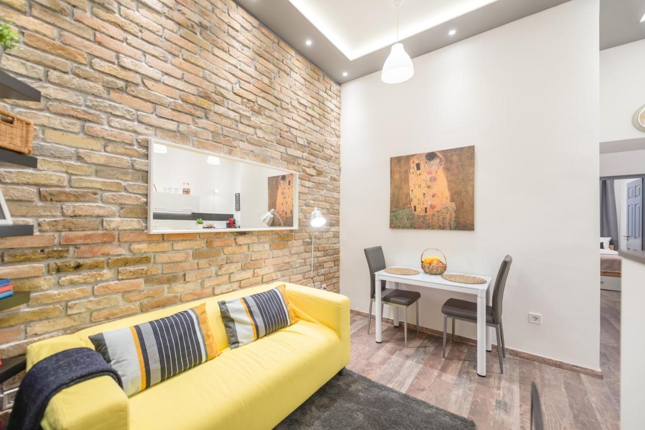 Venus - Almassy Park Apartamento